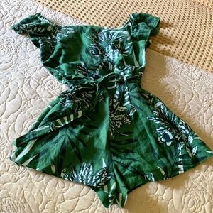 🌴GUESS Tropical green romper/jumpsuit Size 8 100% Cotton
